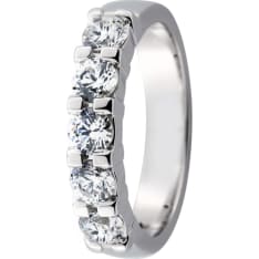 Festive Luxury 480-100 Sophia diamond ring