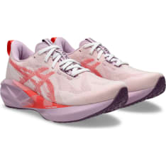Asics Novablast 5 naisten juoksukengät