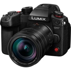 Panasonic Lumix Gh7 Body + 12-60Mm F/2.8-4 Leica system camera