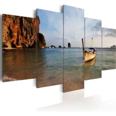 Artgeist A Fishing Boat By The Sea taulusetti