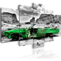 Artgeist Green Retro Car At Colorado Desert taulusetti