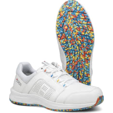 Wearing 5608 Tempus S1 SRC P safety shoes