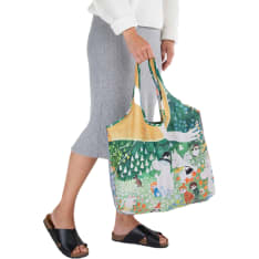 Versatile, spacious 30-litre reusable bag, made from water-resistant RPET polyester