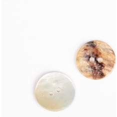 Drops curved mother-of-pearl button