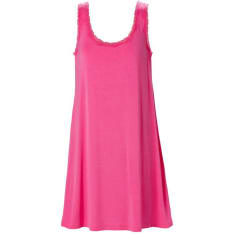 Trofe naisten yömekko