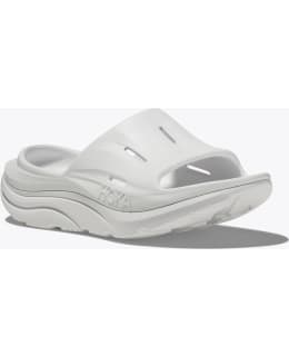 HOKA U ORA RE SLIDE 3 1135061 WWH 8 10 Main Image