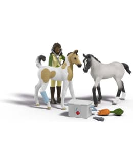 SCHLEICH 42777 SARAHIN ENSIAPUPAKETTI Main Image