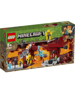 LEGO 21154 Minecraft Roihusilta Main Image