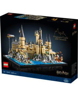 LEGO 76419 TYLYPAHKAN LINNA JA MAAT Main Image