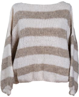 AMANDAB 27256-ONE ADELIN N.VILLANEULE Main Image