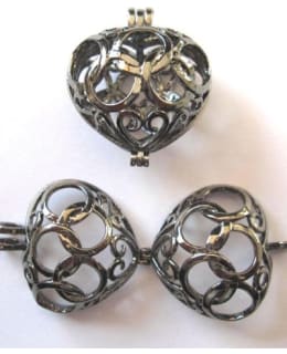 KORURIIPUS 24X29MM MUSTA Main Image