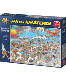 JUMBO JVH AT THE BEACH PALLET PALAPELI Main Image