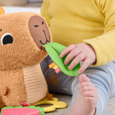 Fisher-Price Sensimals Snuggly Snacky Capy vauvan pehmolelu