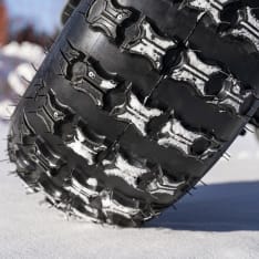 Mopon nastoitettu 18x9.5-8 talvirengas