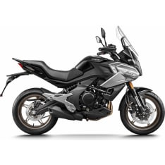 CFMOTO 700MT musta moottoripyörä