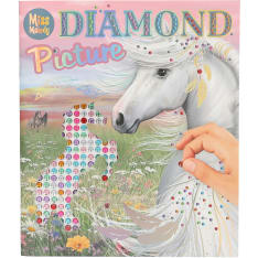 Miss Melody Create Your Diamond Picture tarrakirja