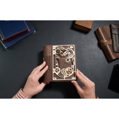 UGears Book of Secrets - Salaisuuksien kirja pienoismalli