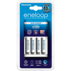 Panasonic eneloop 4xAAA 750 mAh paristoilla verkkolaturi