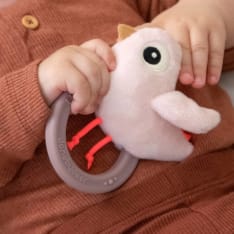 Done by Deer Sensory Rattle Teether Birdee Powder helistin
