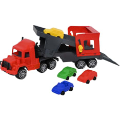 Plasto 4 autoa ja autonkuljetusrekka
