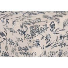 Fanni K Amilda water-repellent table cloht