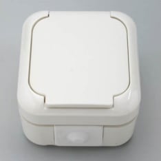 ABB Kosti IP44 1-os maadoitettu pintapistorasia