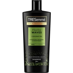 TRESemmé Flawless Waves Coconut 685 ml shampoo