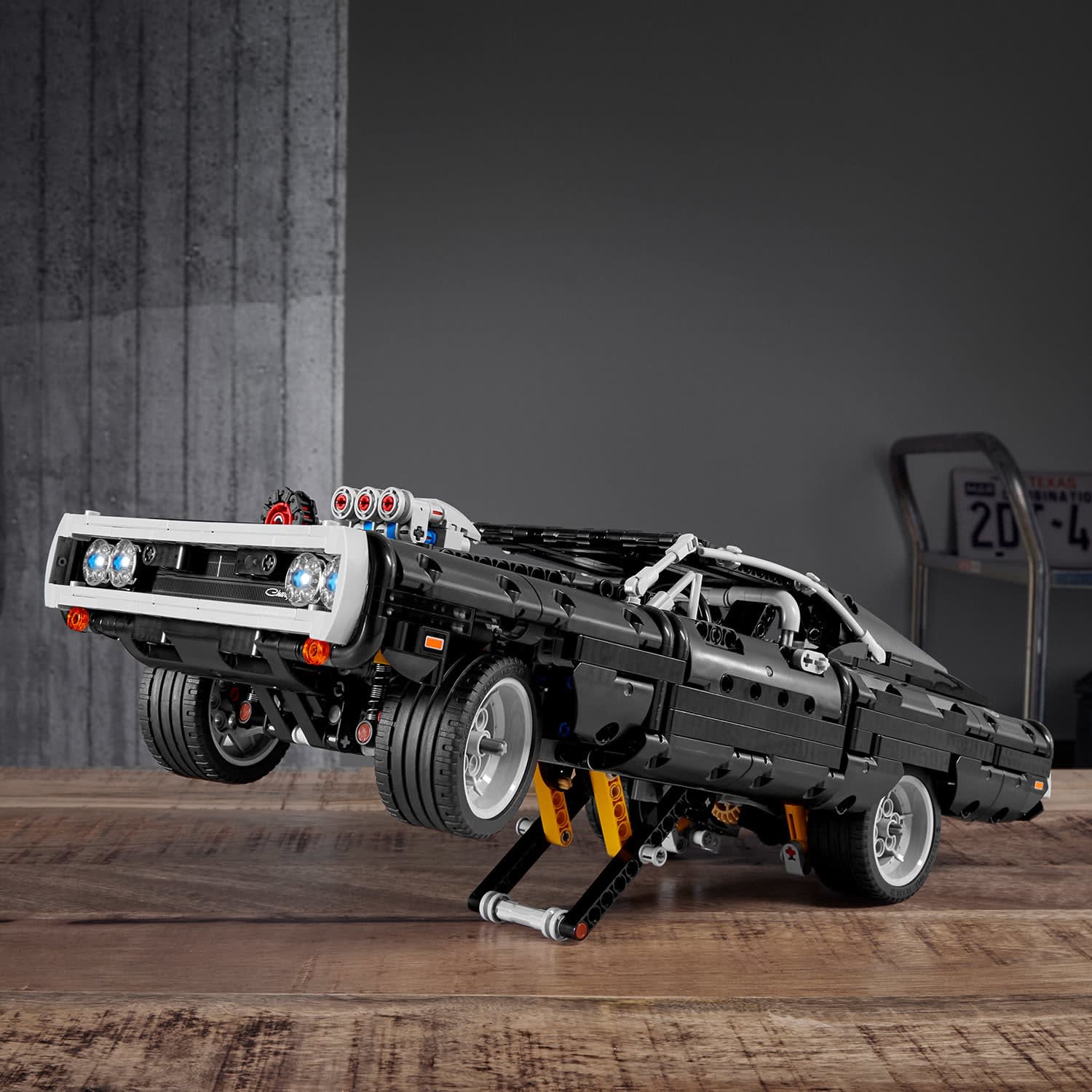 Technic 42111 dodge