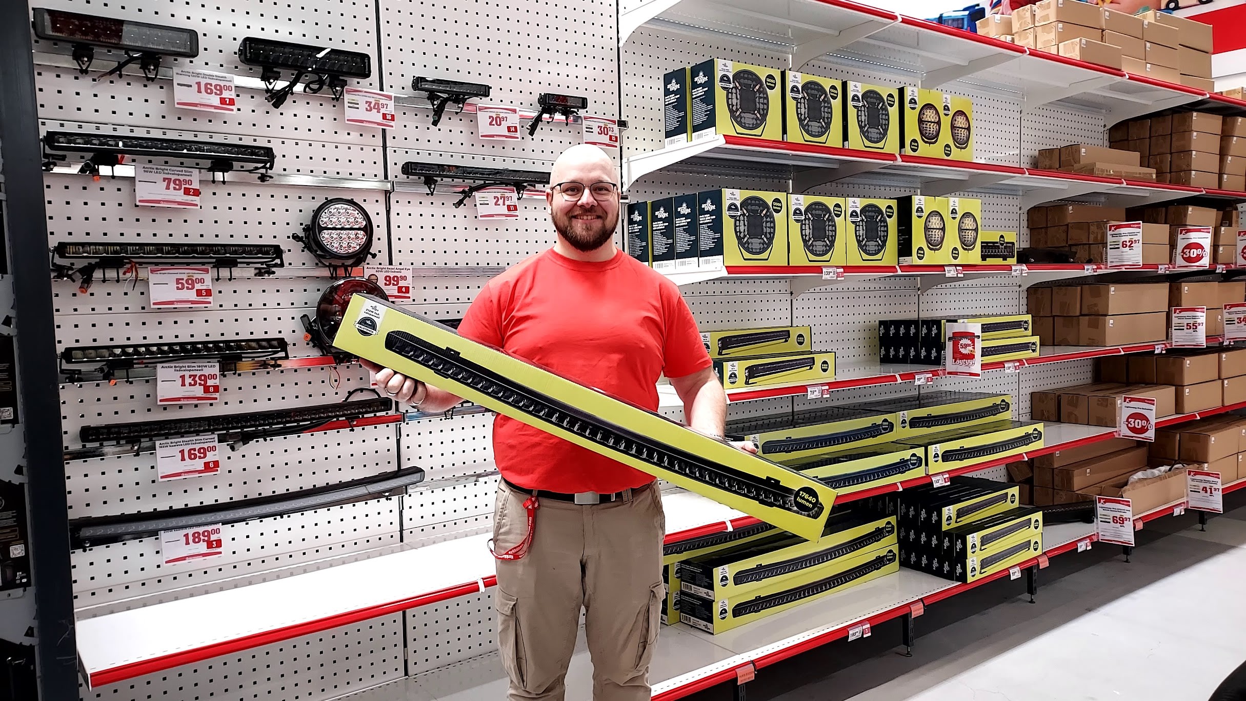 Lisävalot tuovat turvaa pimeille teille